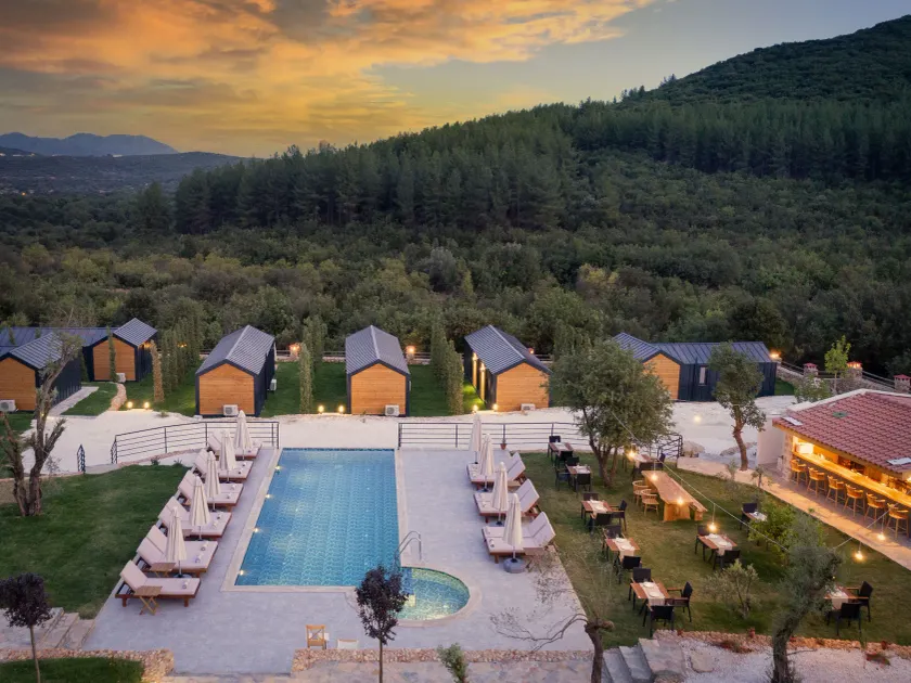 Kairos Hotel - Image 1