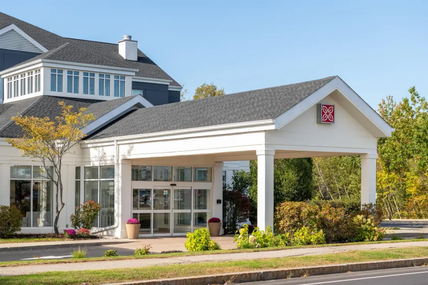 Hilton Garden Inn Portland Airport - Image 1