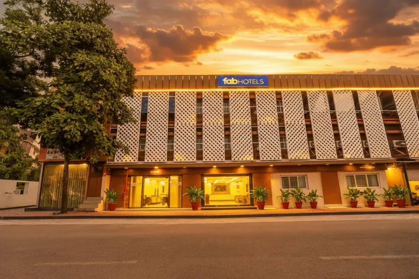 FabHotel Landmark Residency - Nr MIDC Turbhe - Image 1