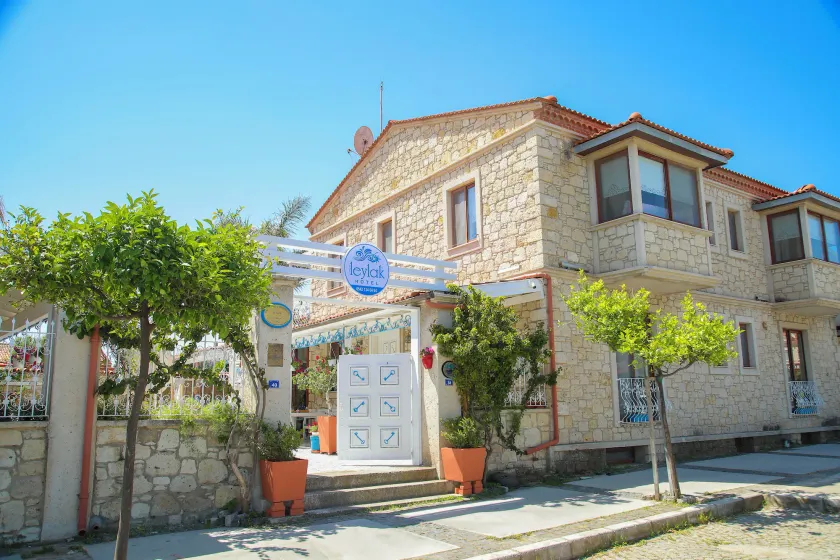 Alacatı Leylak Hotel - Image 1