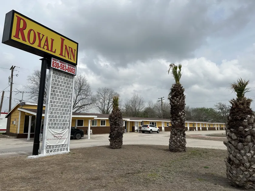 Royal Inn - Image 1