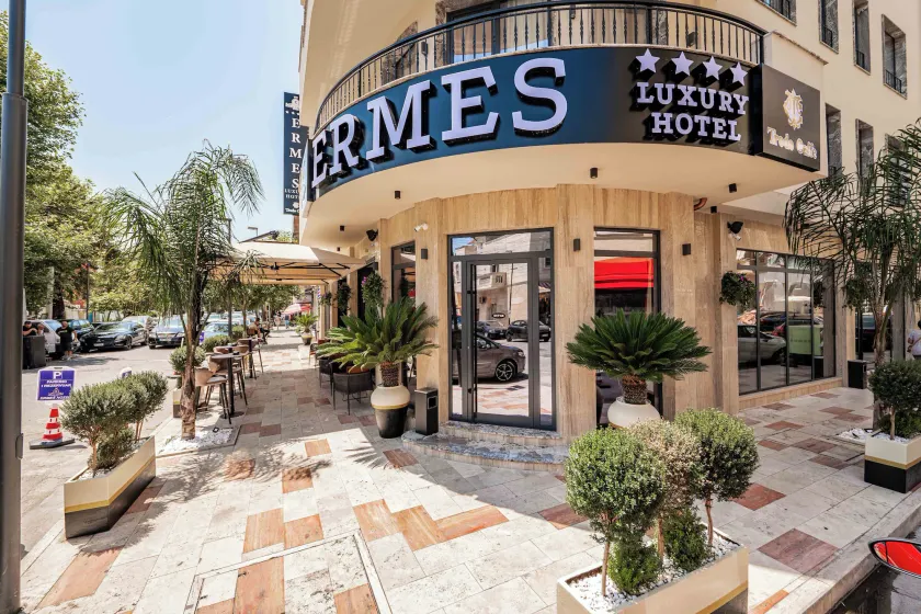 Ermes Luxury Hotel - Image 1