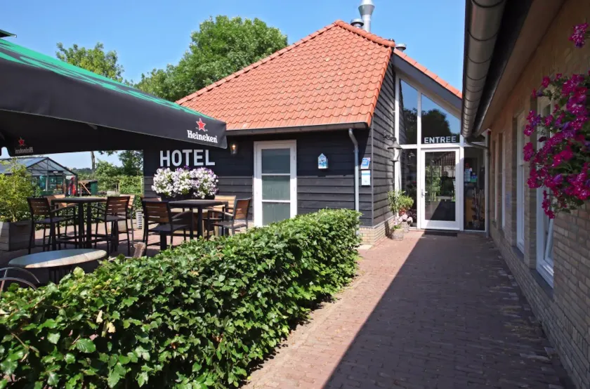 Hotel Hof van 's Gravenmoer - Image 1