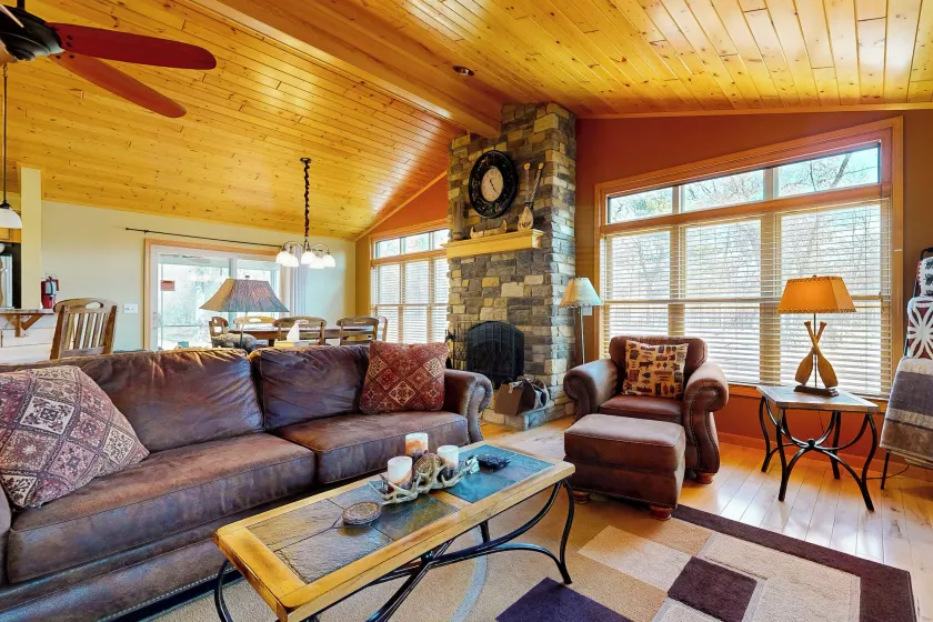 Pool & Beach Access! 'lake Arrowhead Hideaway' - Image 1