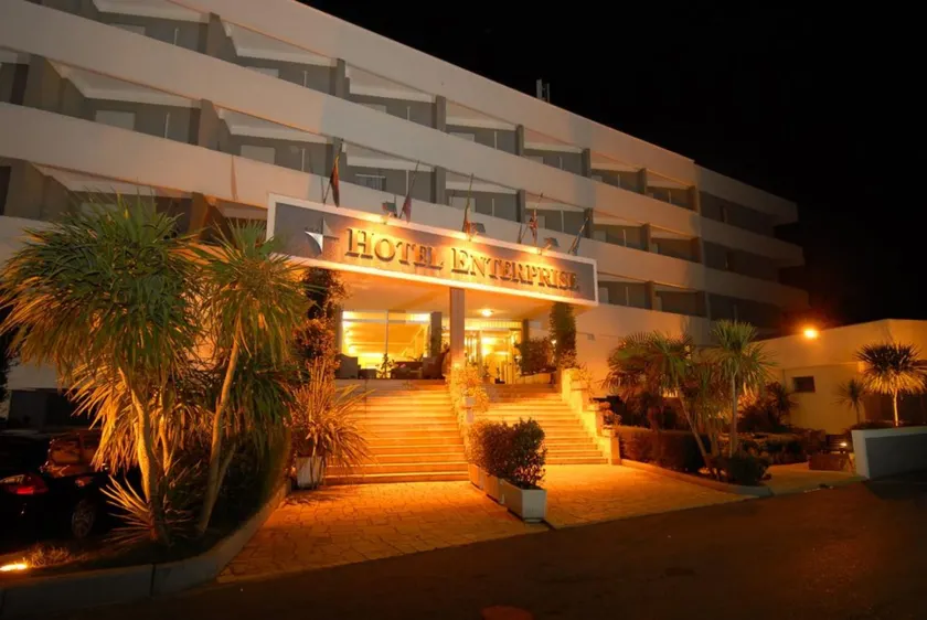 Hotel Enterprise - Image 1