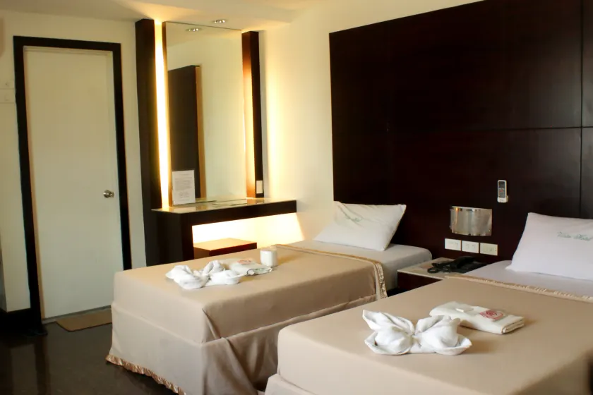 Vista Hotel Cubao - Image 1