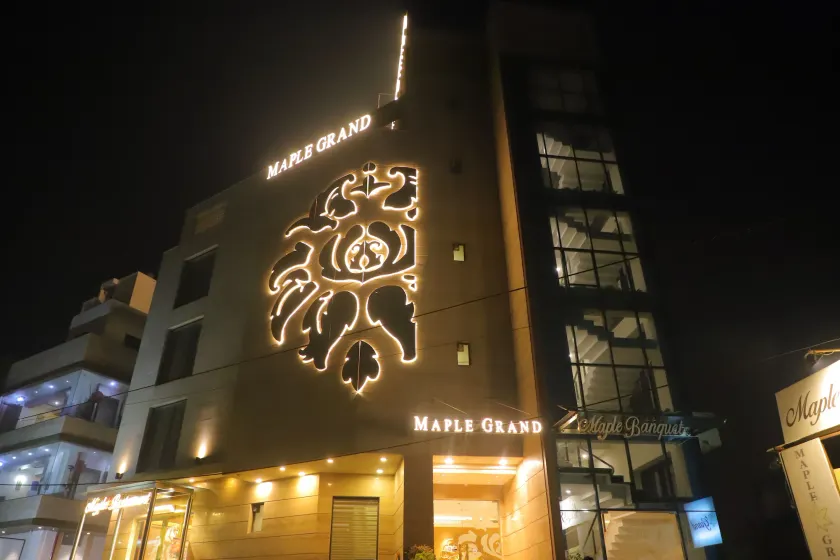 Maple Grand - Image 1