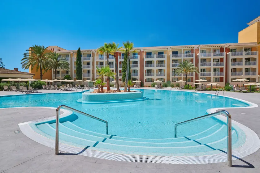 Protur Badí­a Park Aparthotel - Image 1