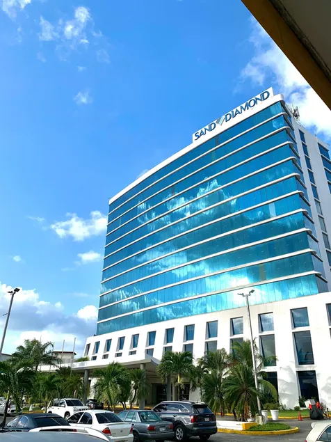SAND DIAMOND HOTEL - Image 1