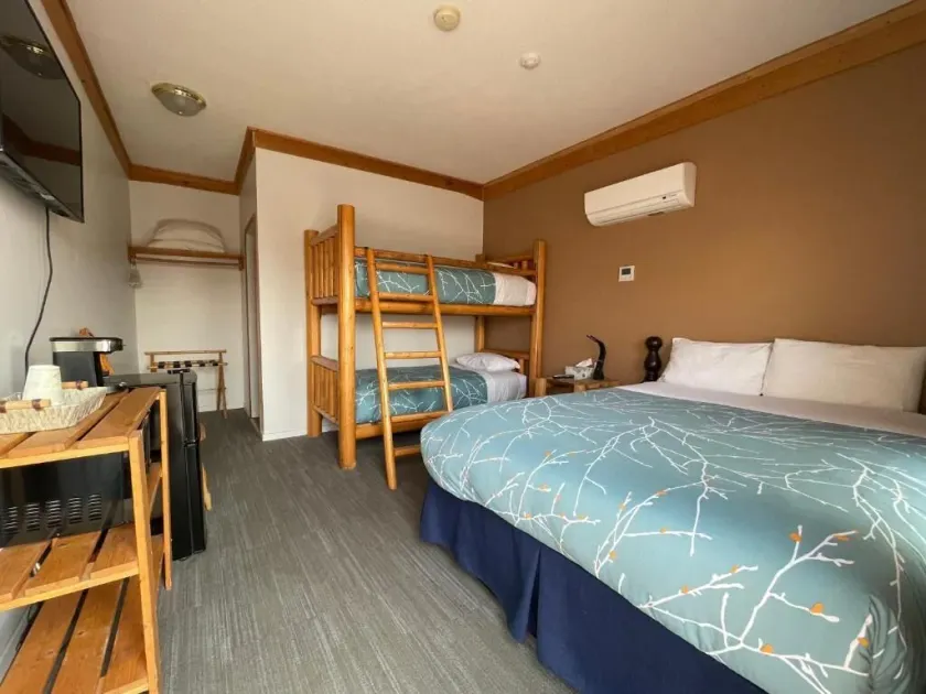 Bear's Claw Lodge - Image 1