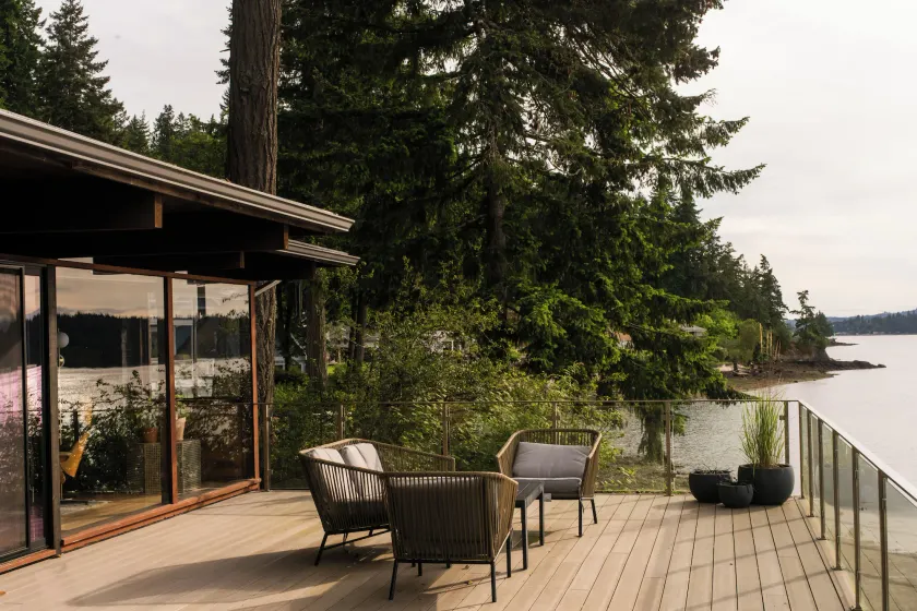 Deck & Views: Luxe Waterfront Port Orchard Retreat - Interiør