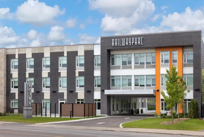 Hotel Railwayparc Montreal, Tapestry Collection By Hilton - Image 1