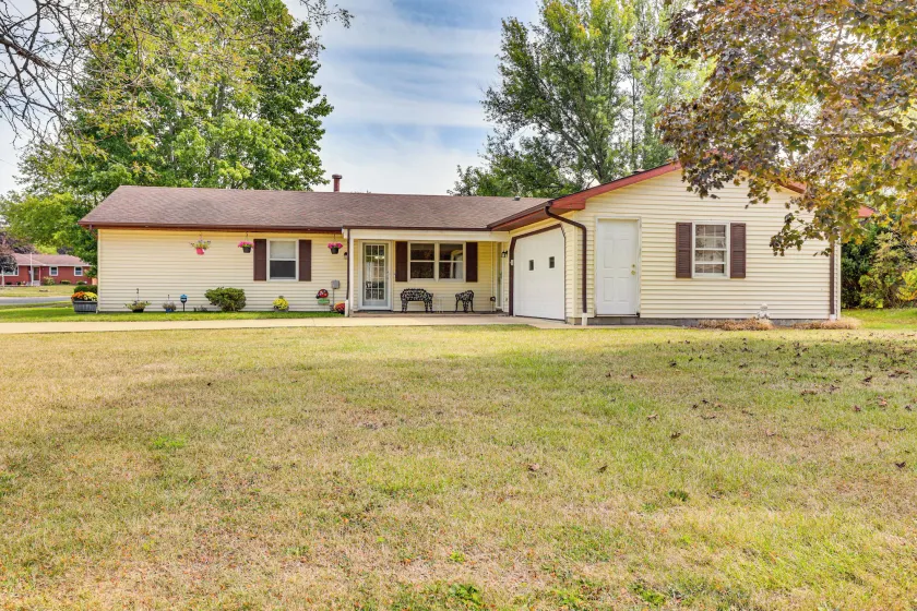 Peaceful Home Near Youngstown: Fenced Backyard! - Image 1