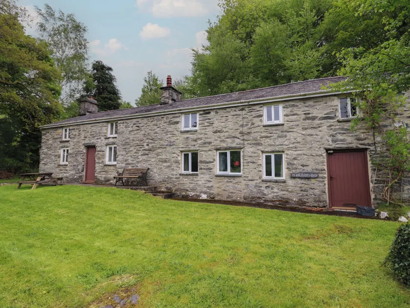 The Long House - Image 1