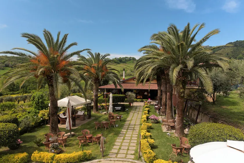 Il Borgo sul Lago - Image 1