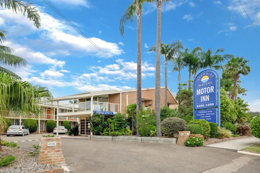 Sapphire Waters Motor Inn - Image 1