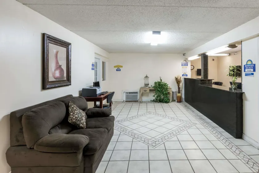 Days Inn by Wyndham Midland - Image 1