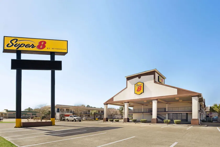 Super 8 by Wyndham Gulfport Airport NW Near Biloxi - Image 1