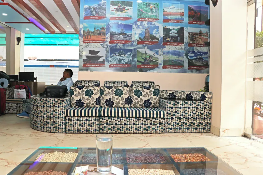 Hotel Readers Inn Pvt.Ltd - Vestíbulo