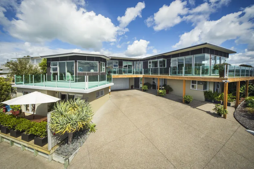 Tahi Lodge - Matakana Coast - Image 1
