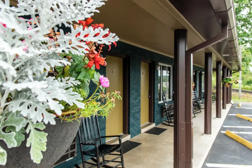 Townsend River Breeze Inn - Image 1