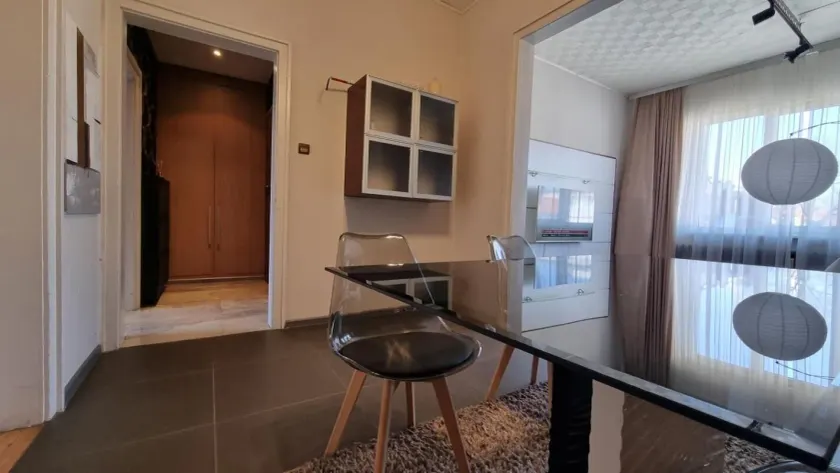 Central Apartment - Image 1