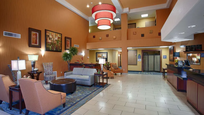 Best Western PLUS Fresno Inn - Image 1