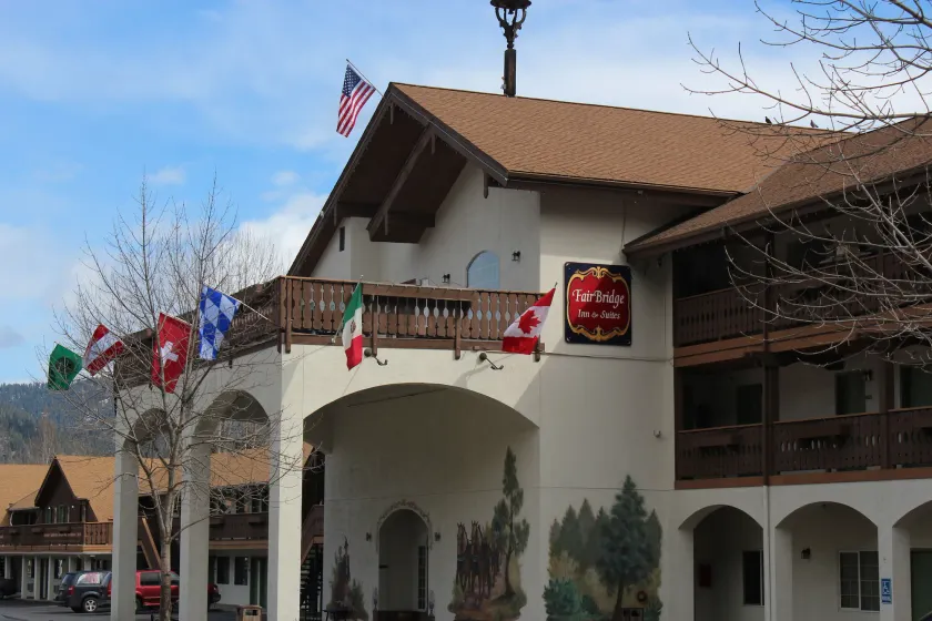 FairBridge Inn & Suites Leavenworth - Image 1