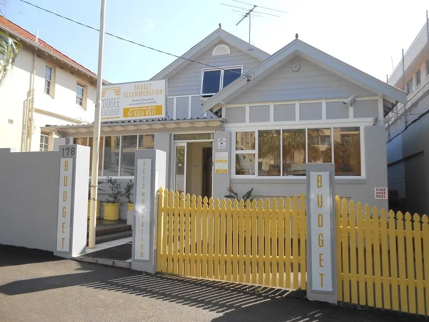 Coogee Beachside Hostel - Image 1