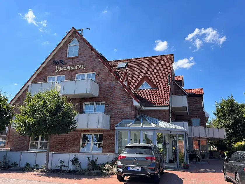 HOTEL DÜNENLÄUFER Carolinensiel - Image 1
