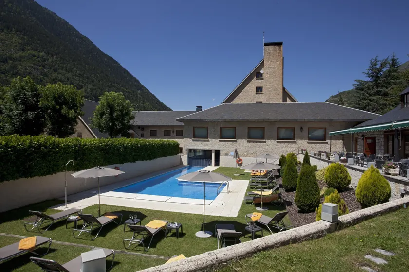 Parador de Artíes - Image 1