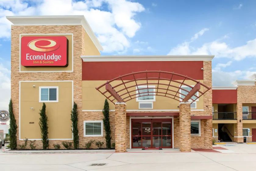 Econo Lodge Inn & Suites Houston Willowbrook - Image 1