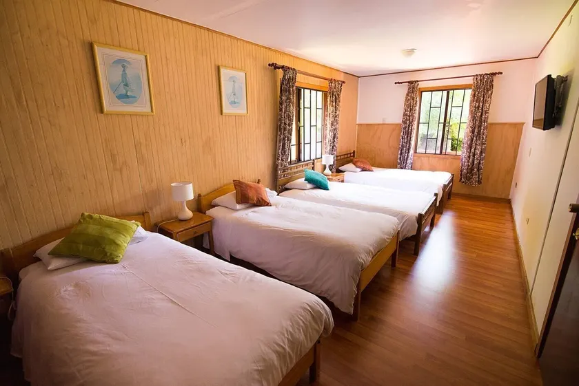 Hotel y cabañas Terrazas del Lago - Image 1