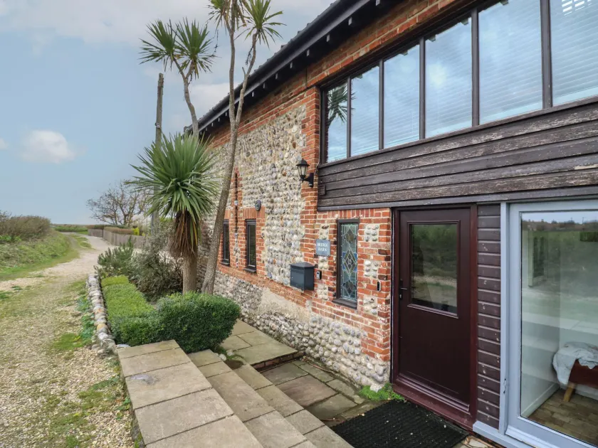 Bridge Barn - Image 1