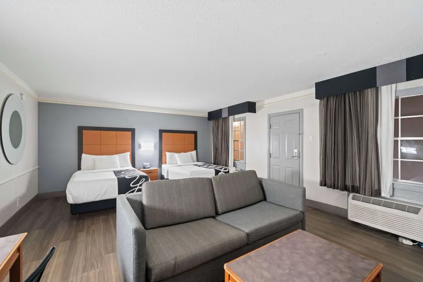 La Quinta Inn by Wyndham Corpus Christi North - Image 1