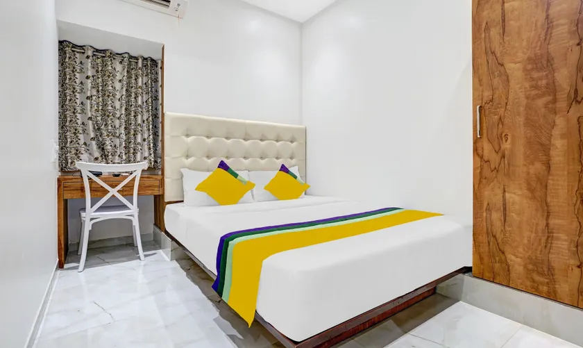 Hotel Heraa International Grant Road, Mumbai - Image 1