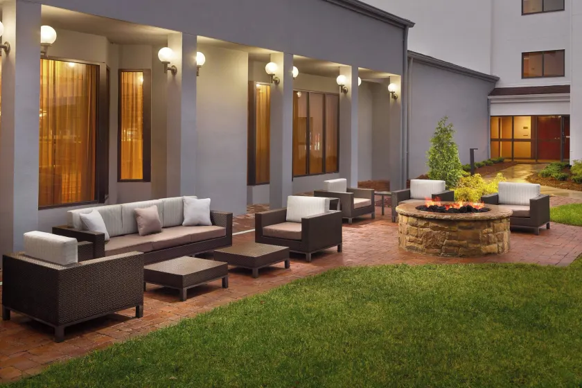 Courtyard Charlotte SouthPark - Image 1