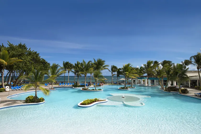 Coconut Bay Beach Resort & Spa All Inclusive - Image 1
