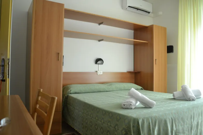 Hotel Mirage - Image 1