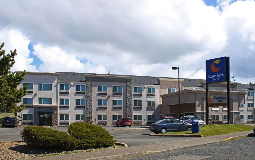 Comfort Inn Newport - Image 1