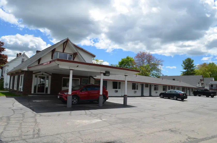 Relax Inn - Image 1