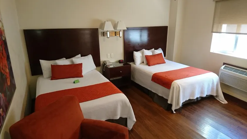 Hotel Plaza Chihuahua - Image 1