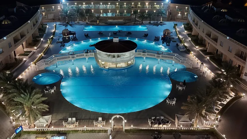 Al Salam Grand Hotel & Resort - Image 1