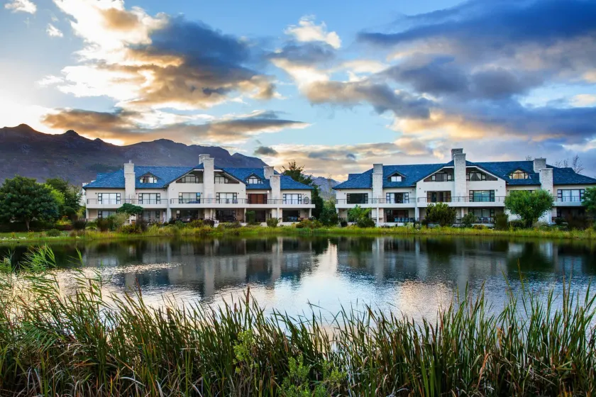 Valley Golf Lodges - Image 1