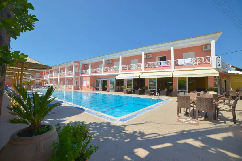 Angelina Hotel & Apartments - Image 1