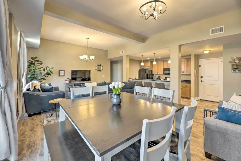 Grand Haven Condo - Walk to Nearby Hot Spots! - Image 1