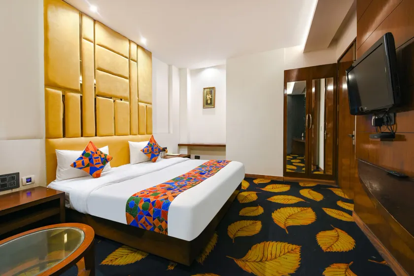 Fabhotel Billionaire Inn - Image 1