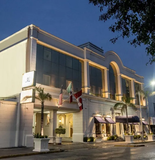 Plaza de Oro Hotel - Image 1
