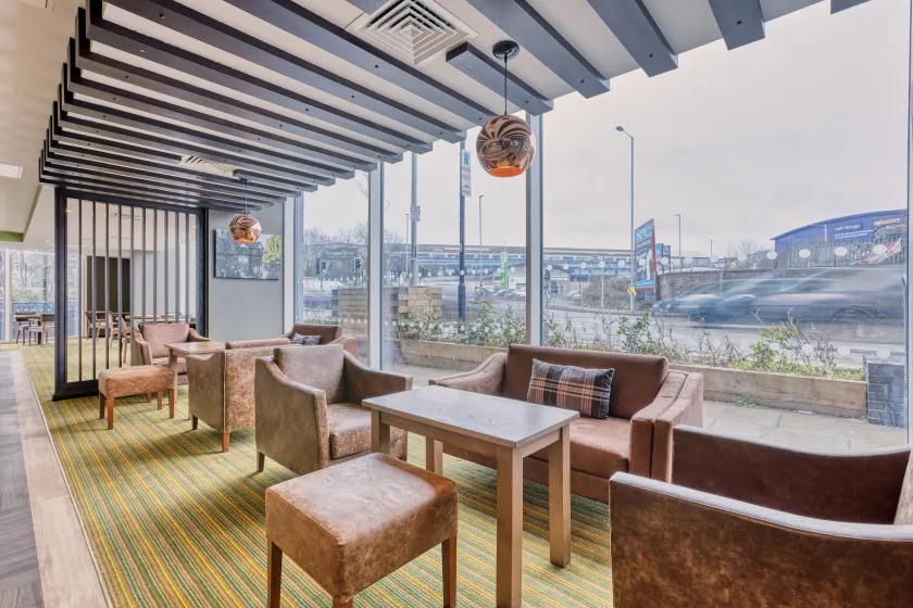 Premier Inn London New Southgate - Image 1