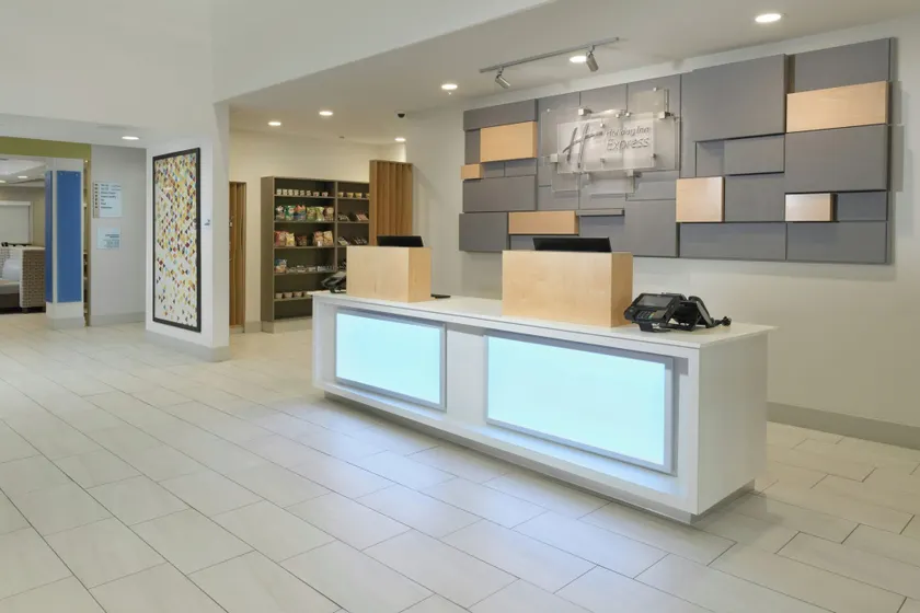Holiday Inn Express Hotel & Suites Magnolia-Lake Columbia by IHG - Reception